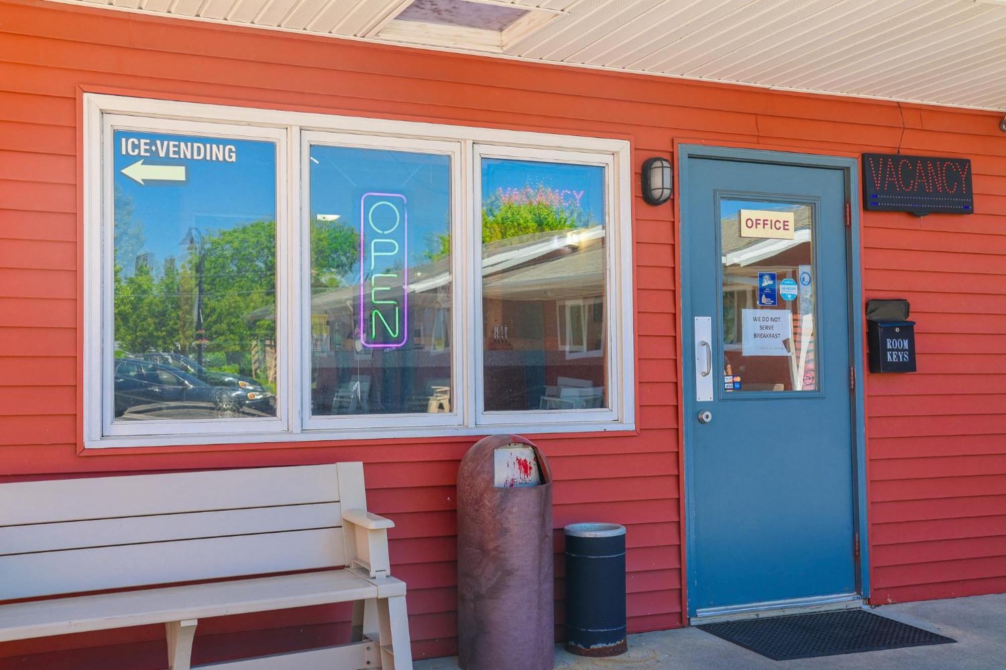 Chippewa Motel Mount Pleasant Kültér fotó